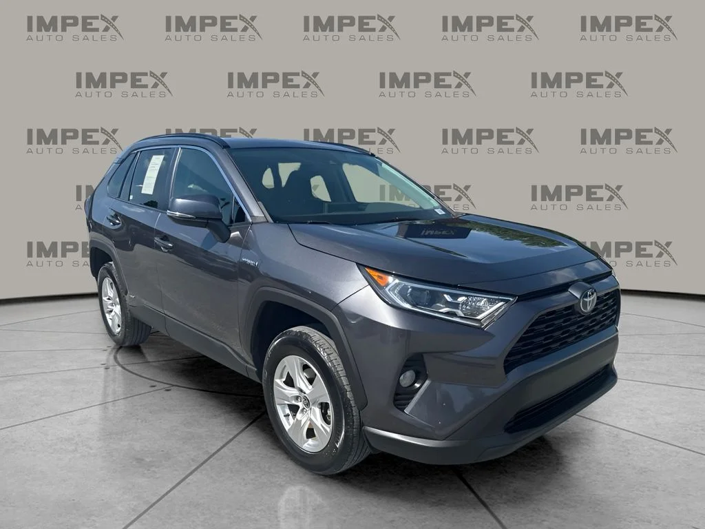 Used 2021 Gray Toyota XLE image 4