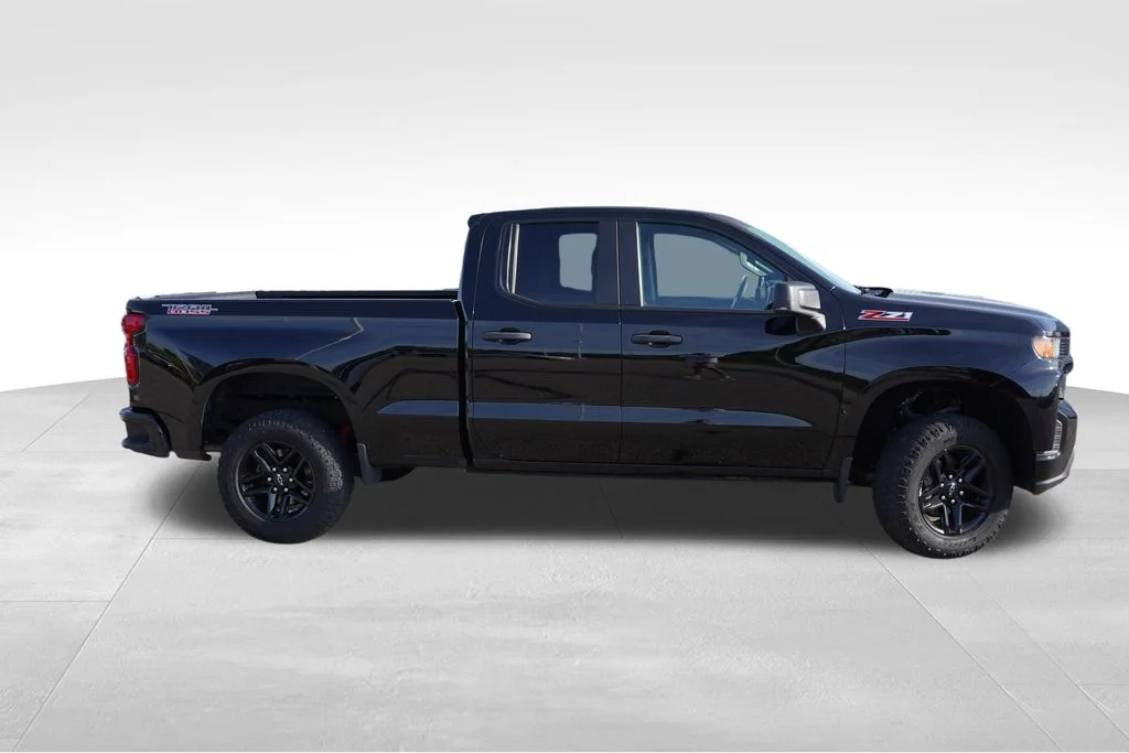 Used 2019 Black Chevrolet Custom Trail Boss image 2