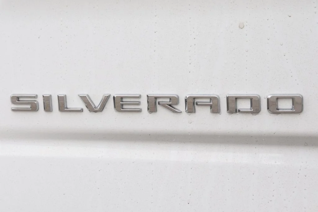 Used 2025 Summit White Chevrolet WT image 28