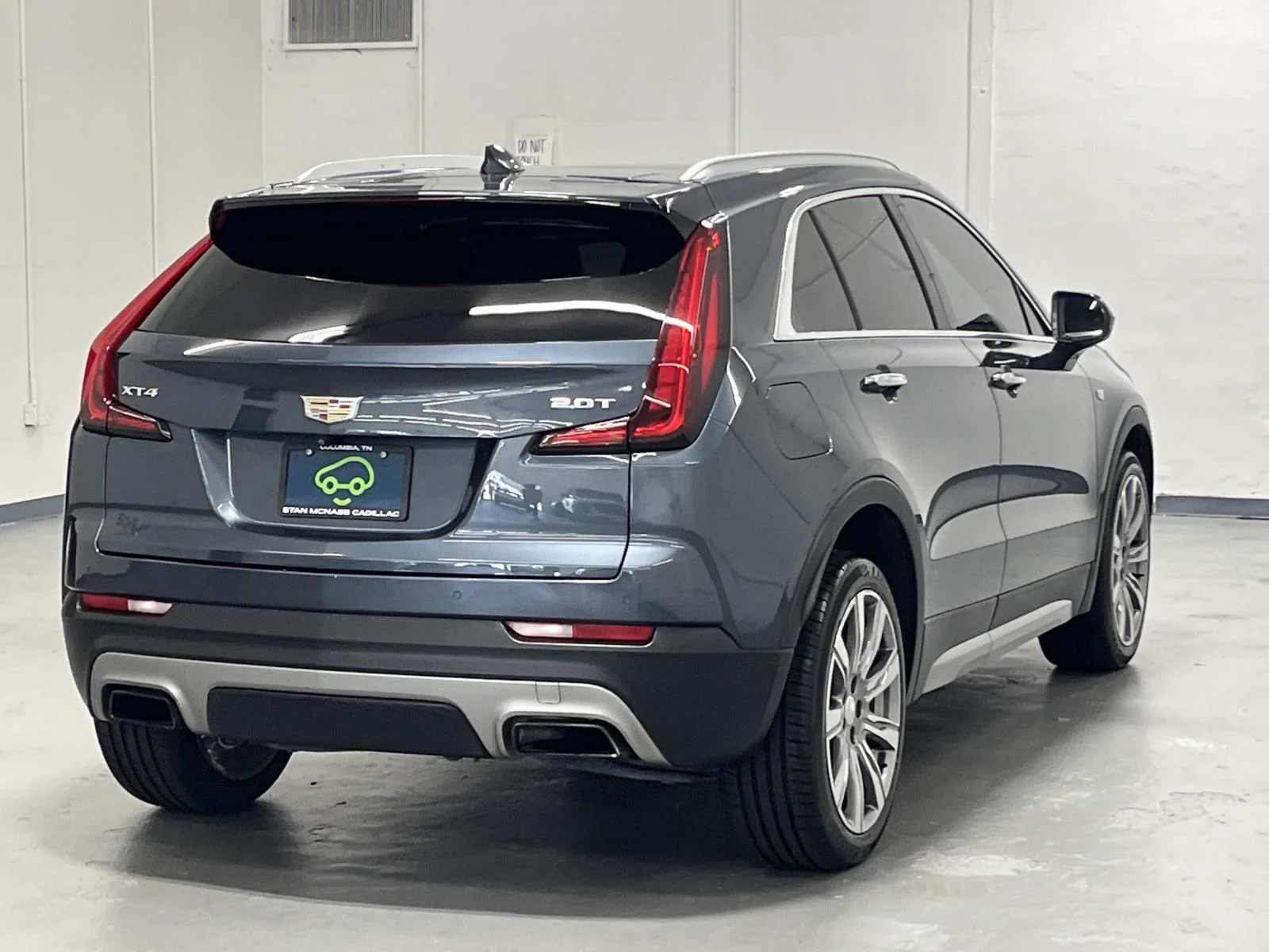 Used 2019 SHADOW METALLIC Cadillac FWD Premium Luxury image 8