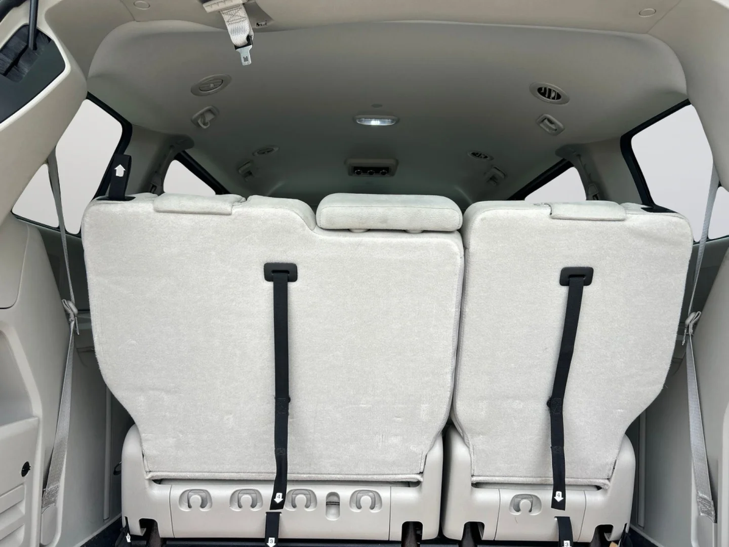 Used 2013 Stone White Dodge SXT image 38