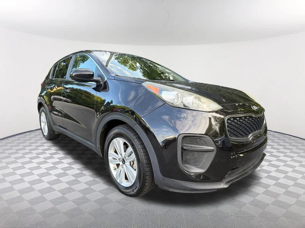 Used 2018 Red Kia LX image 3