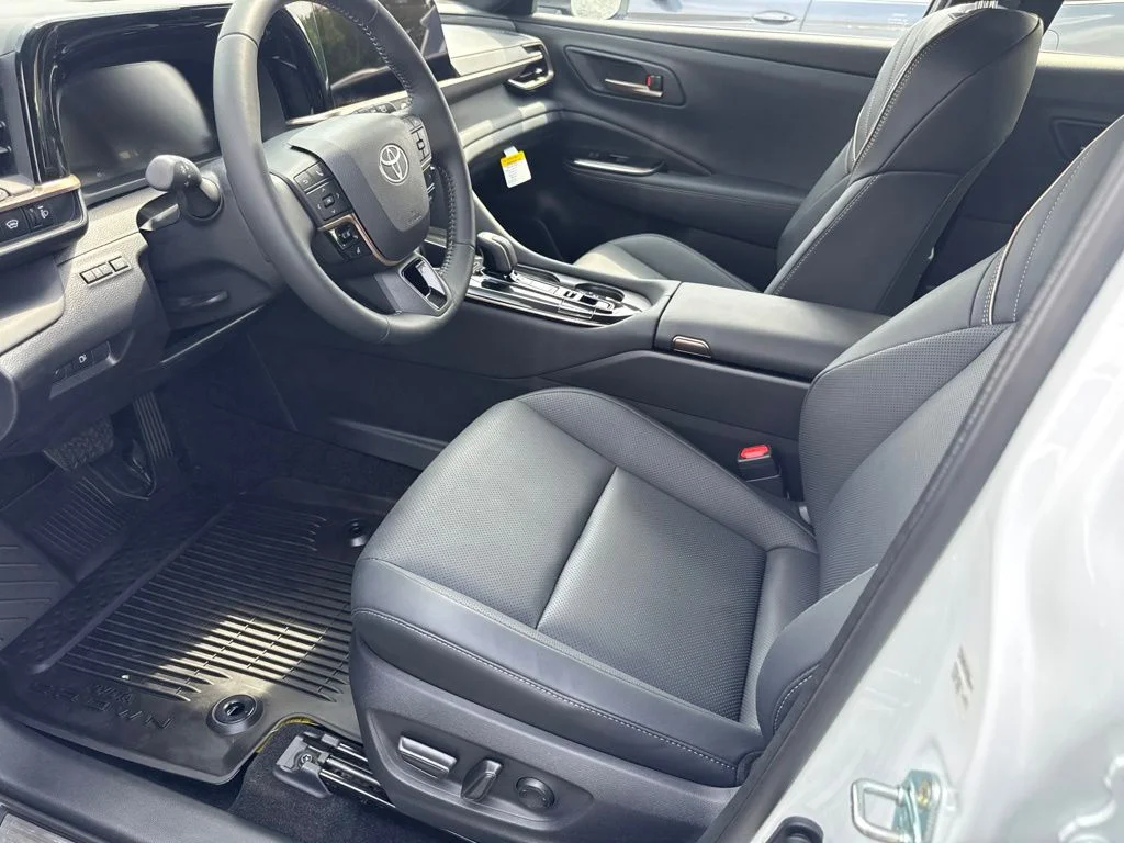 Used 2026 White Toyota XLE image 3