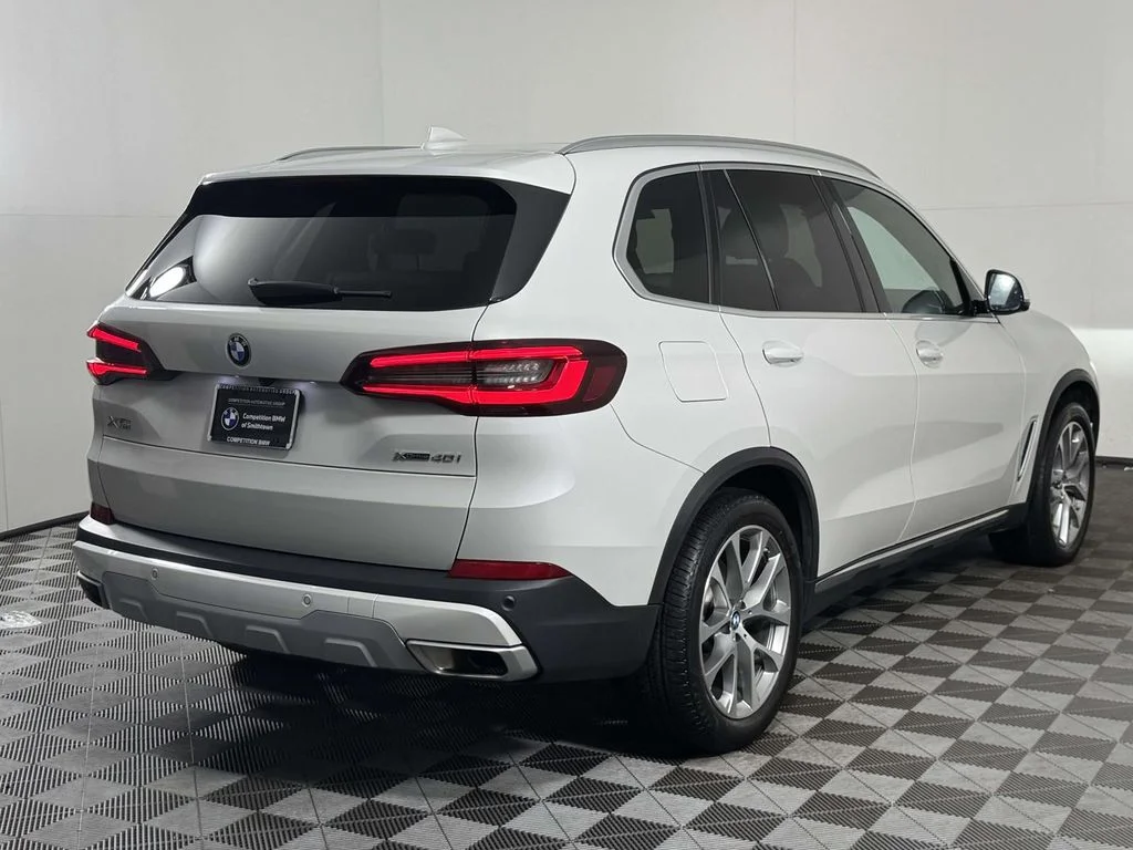 Certified Used 2023 White BMW xDrive40i image 10