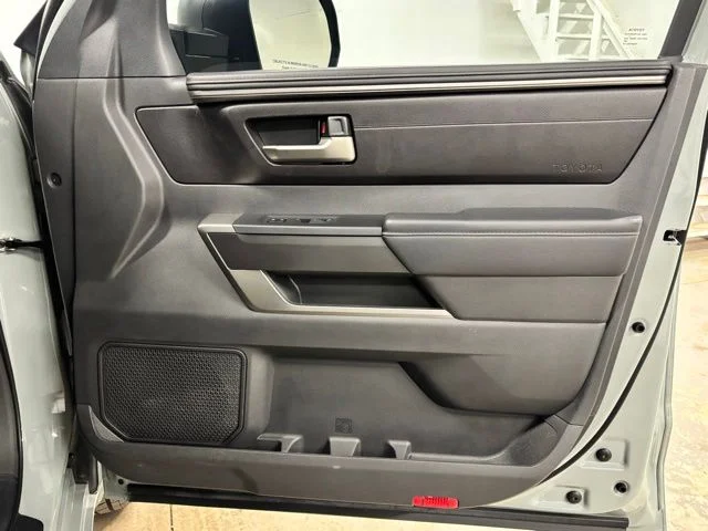 Used 2025  Toyota SR5 image 20