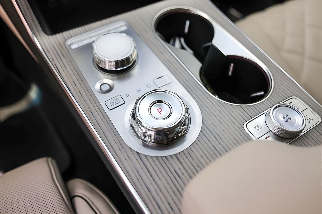 Used 2025 White Genesis 3.5T Prestige image 20