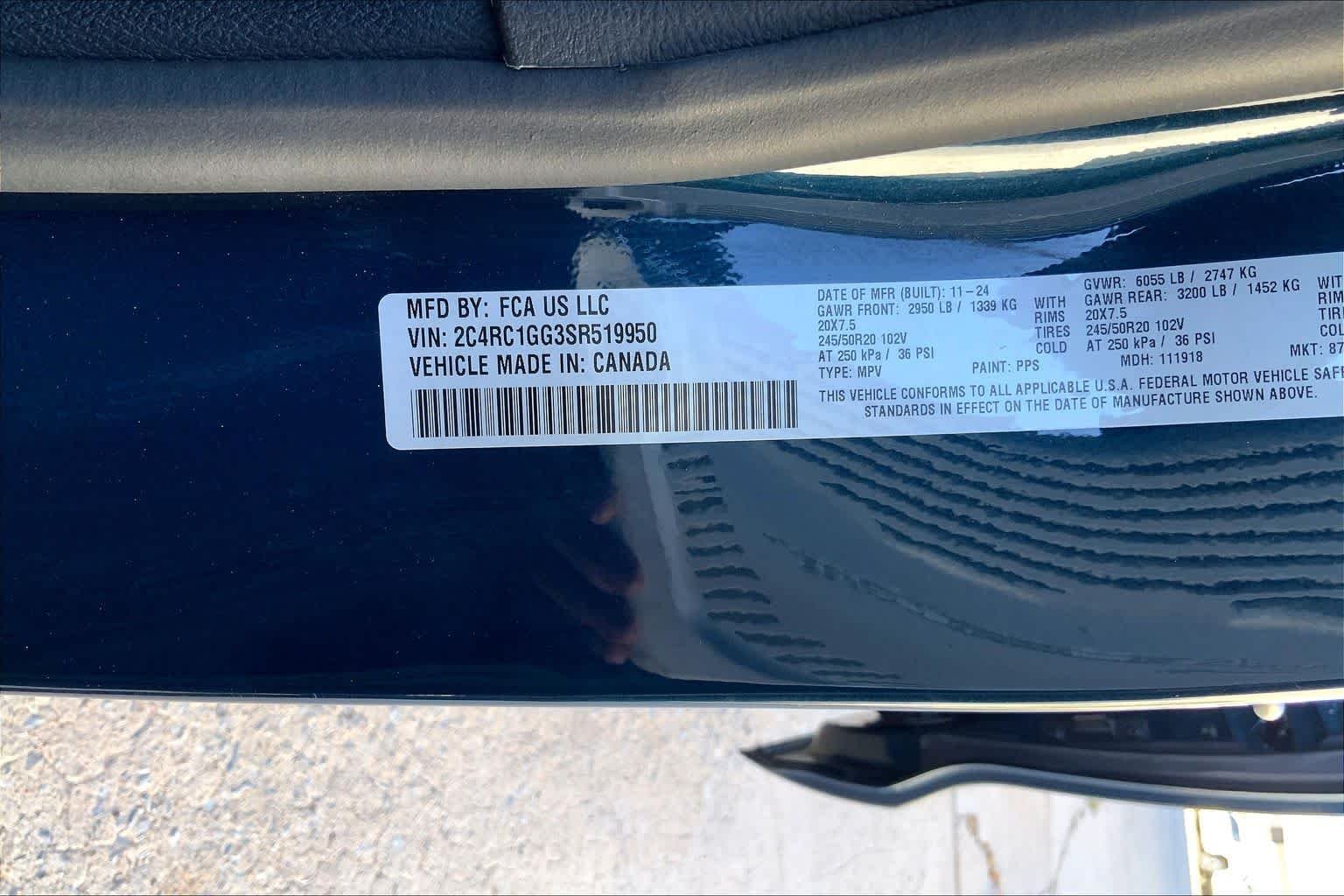 Used 2025 Fathom Blue Pearlcoat Chrysler Limited image 37