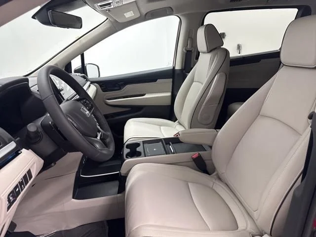 2026 Honda Odyssey Touring - Photo 10