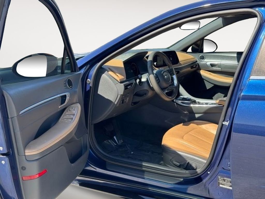Used 2021 Stormy Blue Hyundai Limited image 11