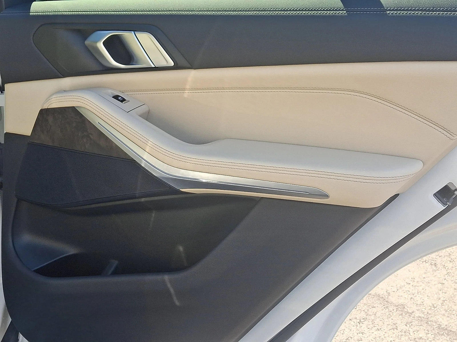 Used 2022 Alpine White BMW xDrive40i image 20