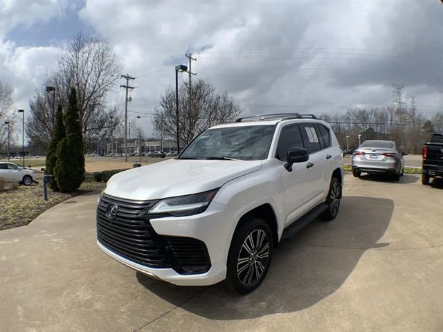 2025 Lexus LX 600 700h Luxury's photo