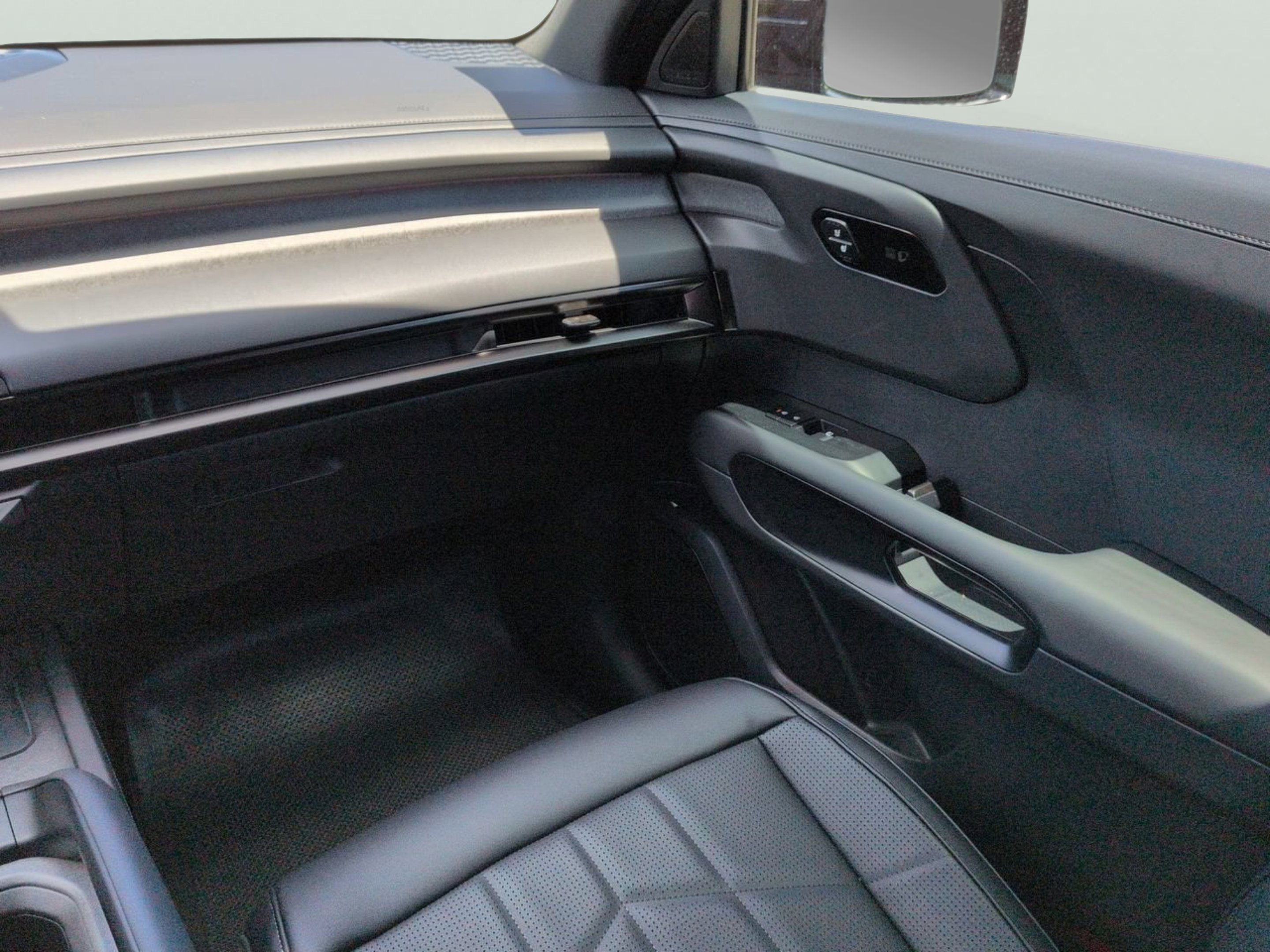 New 2027 Black Jade Green Kia X-Pro SX image 16
