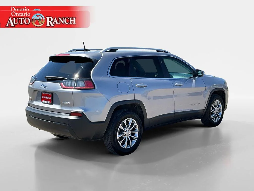 Used 2021 Billet Silver Metallic Clearcoat Jeep Latitude Plus image 5