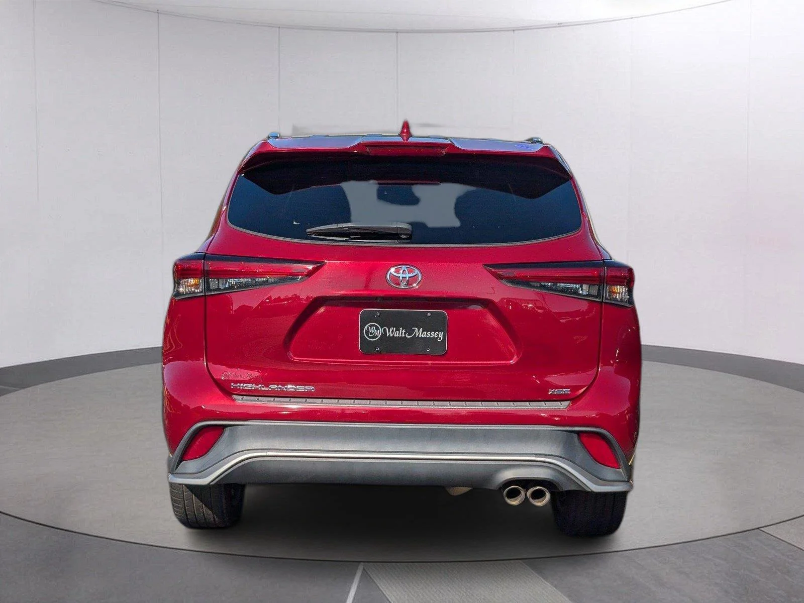 Used 2022 Ruby Flare Pearl Toyota XSE image 4