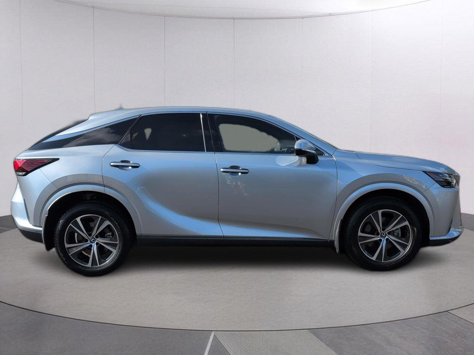 Used 2023 Iridium Lexus RX 350 Luxury image 6