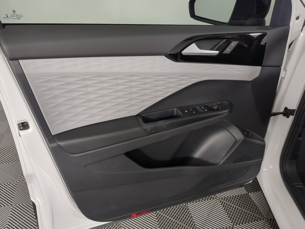 Used 2022 Pure White Volkswagen S image 14