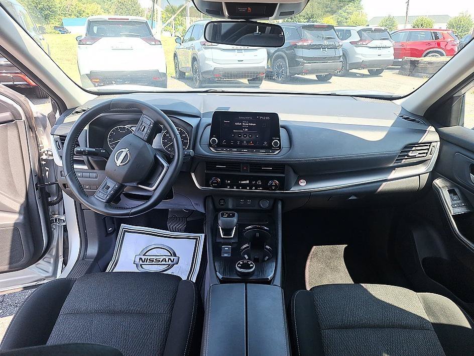 Used 2025 Brilliant Silver Metallic Nissan SV image 19