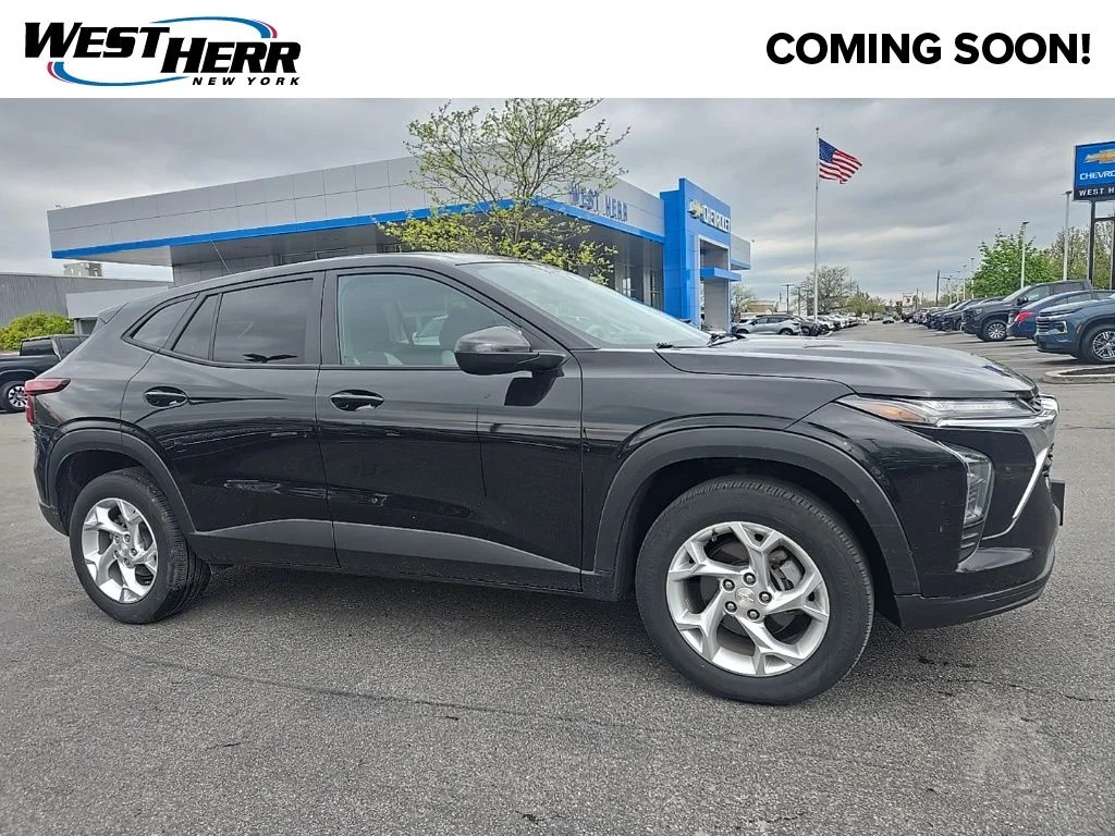 2024 Chevrolet Trax LS's photo
