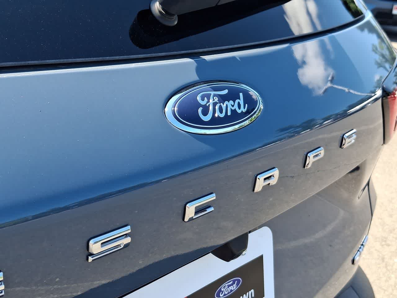 Certified Used 2025 Vapor Blue Metallic Ford Active image 28