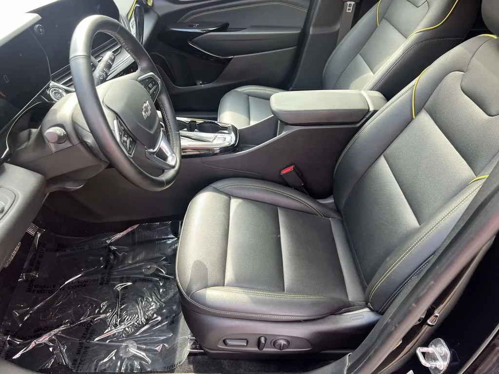 Used 2024 Mosaic Black Metallic Chevrolet ACTIV image 15