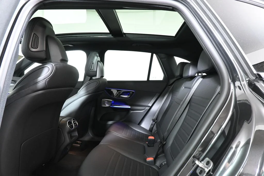 Used 2026  Mercedes-Benz GLC 300 image 27