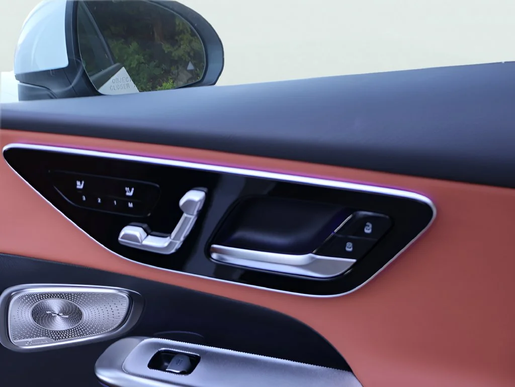 New 2026 Polar White Mercedes-Benz GLC 300 image 8