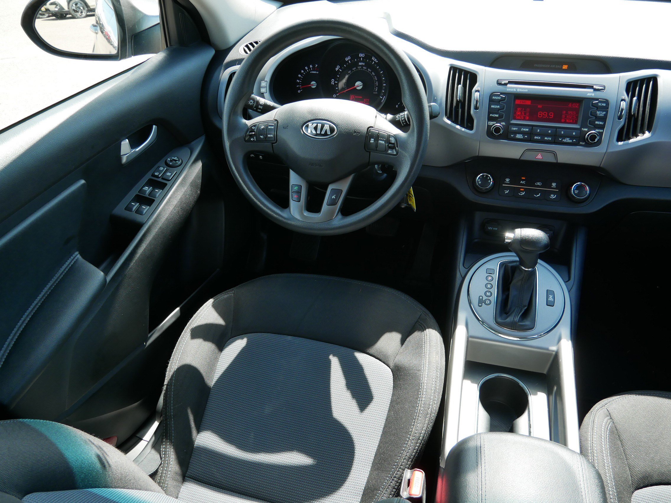 Used 2015 Mineral Silver Kia LX image 9