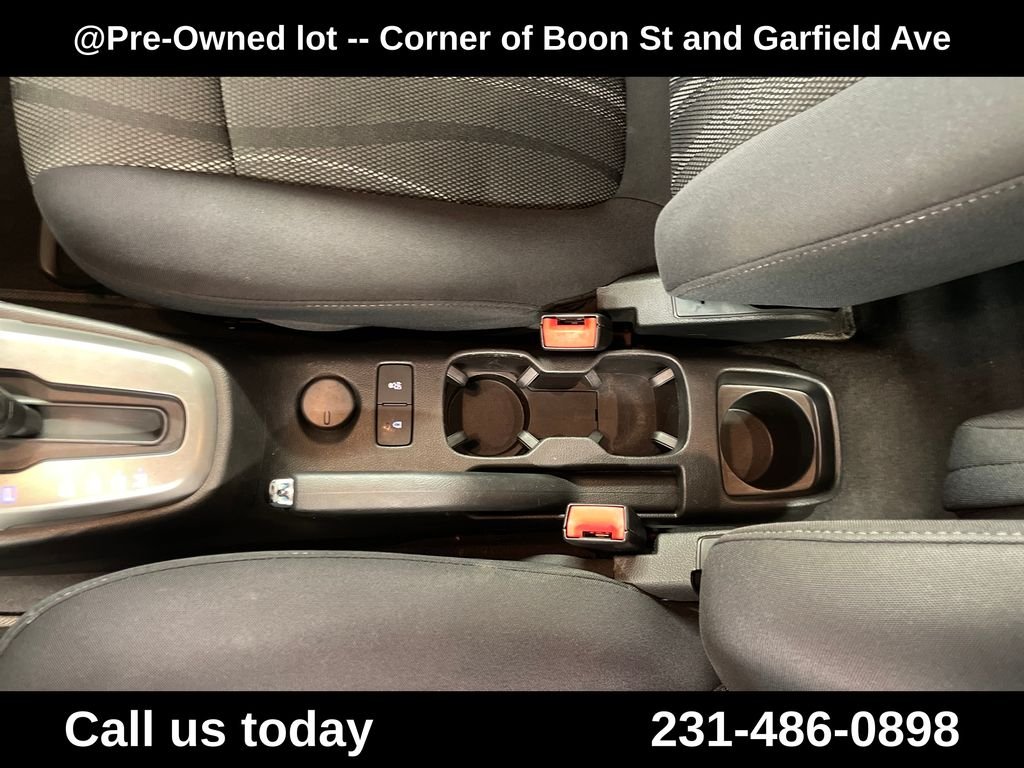 Used 2013 Red Chevrolet LT image 24