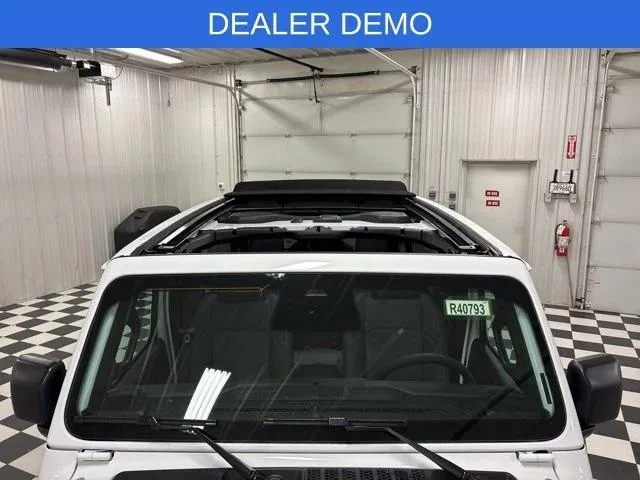 New 2026 Bright White Clear-Coat Exterior Paint Jeep Sport S image 21