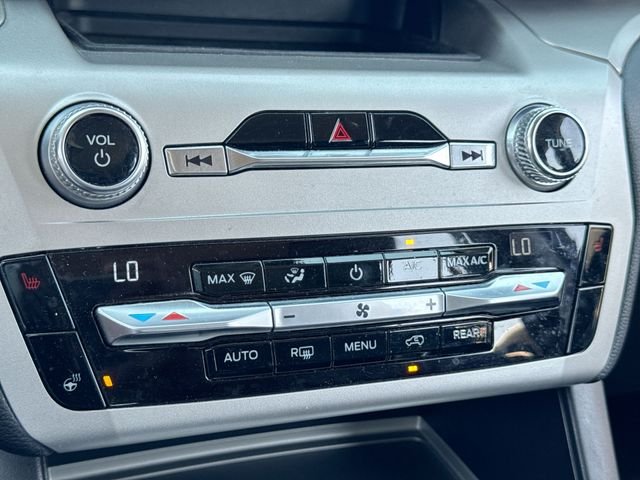 Used 2021 Silver Ford XLT image 19
