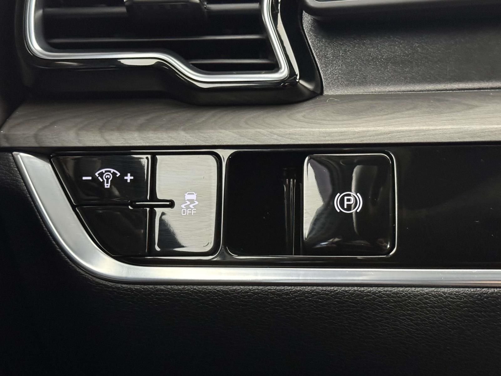 Used 2025 Gray Kia X-Line image 20