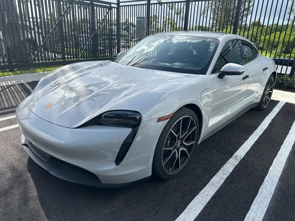 2023 Porsche Taycan -'s photo
