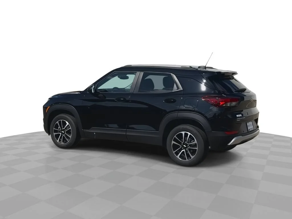 Used 2025 Mosaic Black Metallic Chevrolet LT image 6