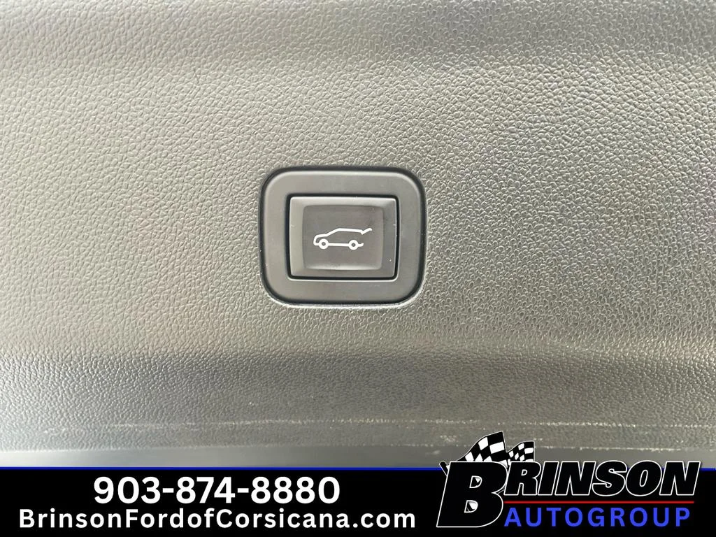 Used 2024 Iridescent Pearl Tricoat Chevrolet High Country image 13
