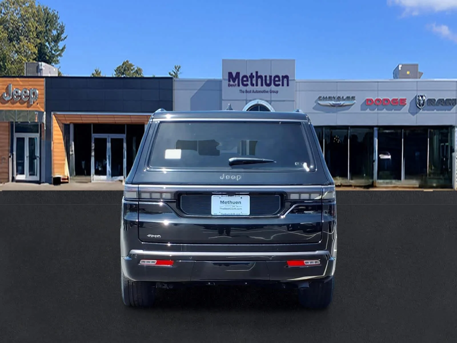 New 2026 High Gloss Black Exterior Paint Jeep Limited Altitude image 5
