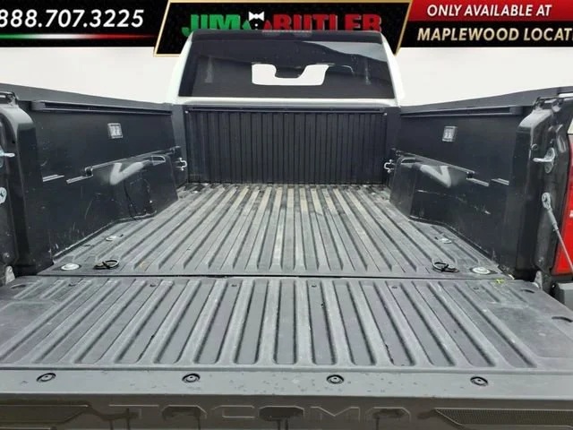 Used 2025  Toyota SR image 26