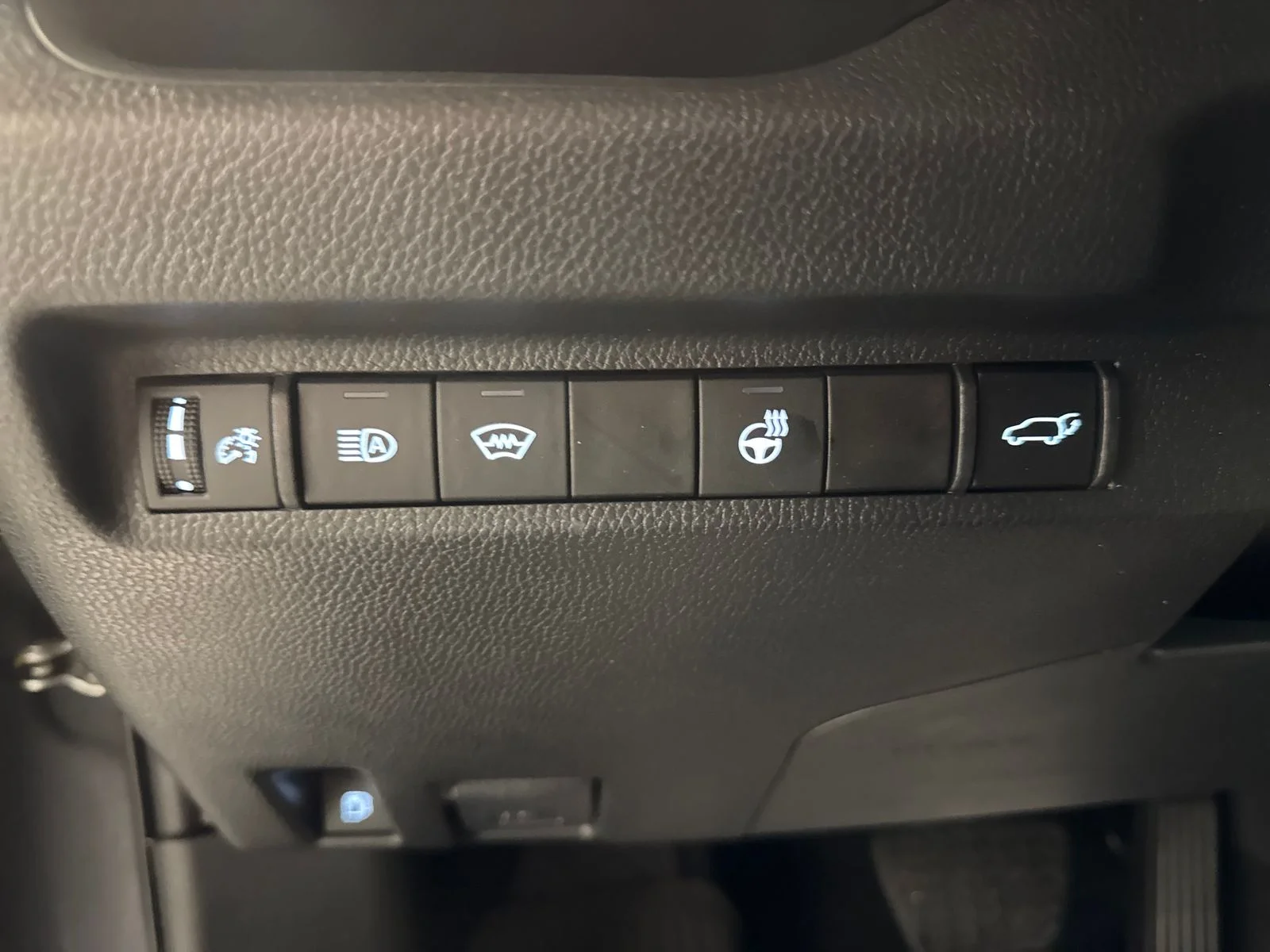Used 2023 Magnetic Gray Metallic Toyota XLE image 18