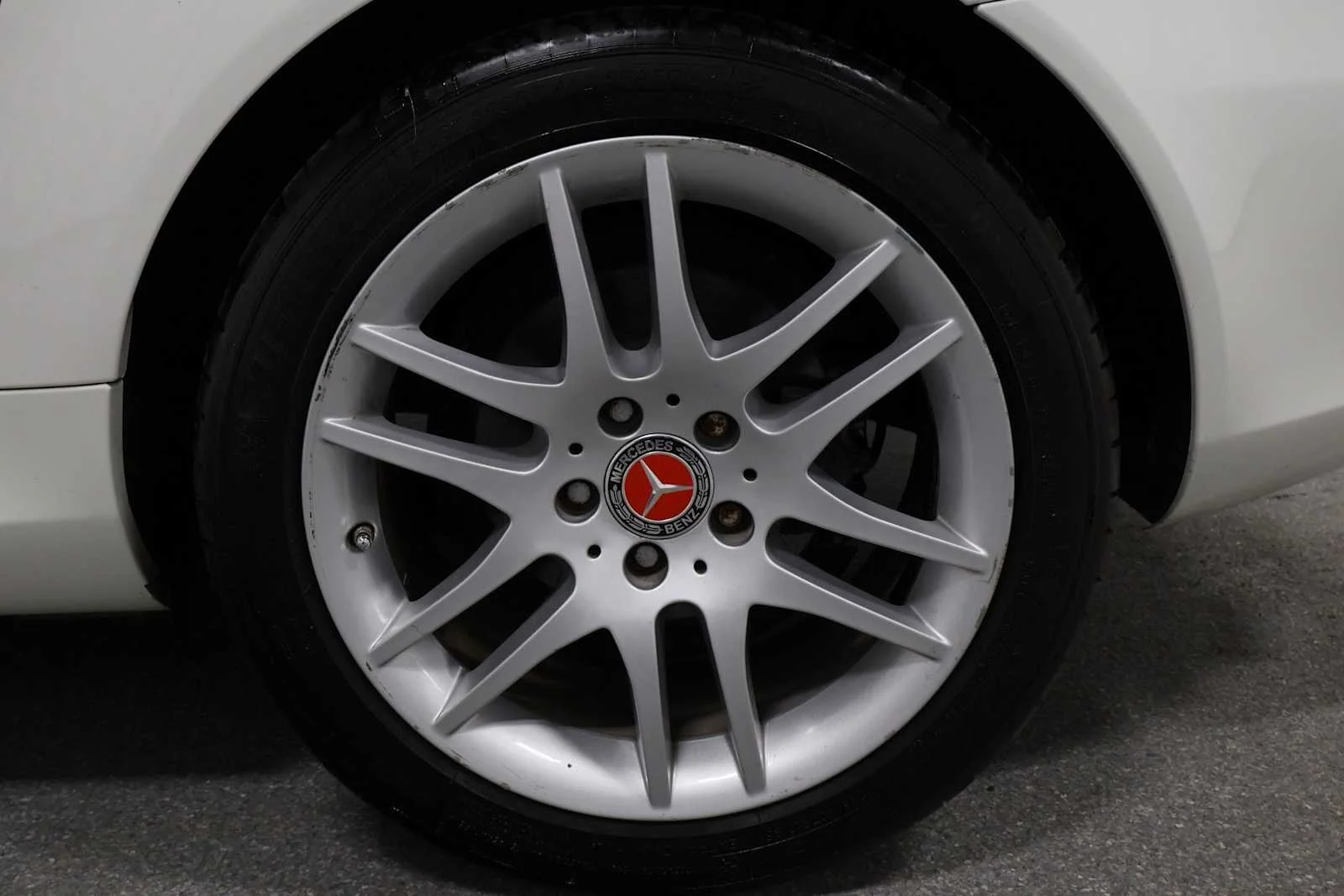 Used 2009 Arctic White Mercedes-Benz 3.0L image 27