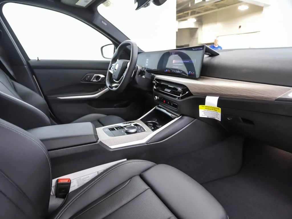 2025 BMW 3 Series 330i - Photo 29
