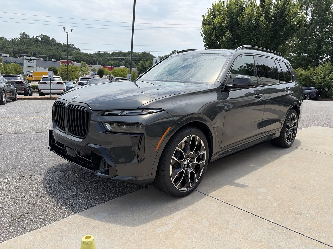 New 2027 Dravit Grey Metallic BMW xDrive40i image 4