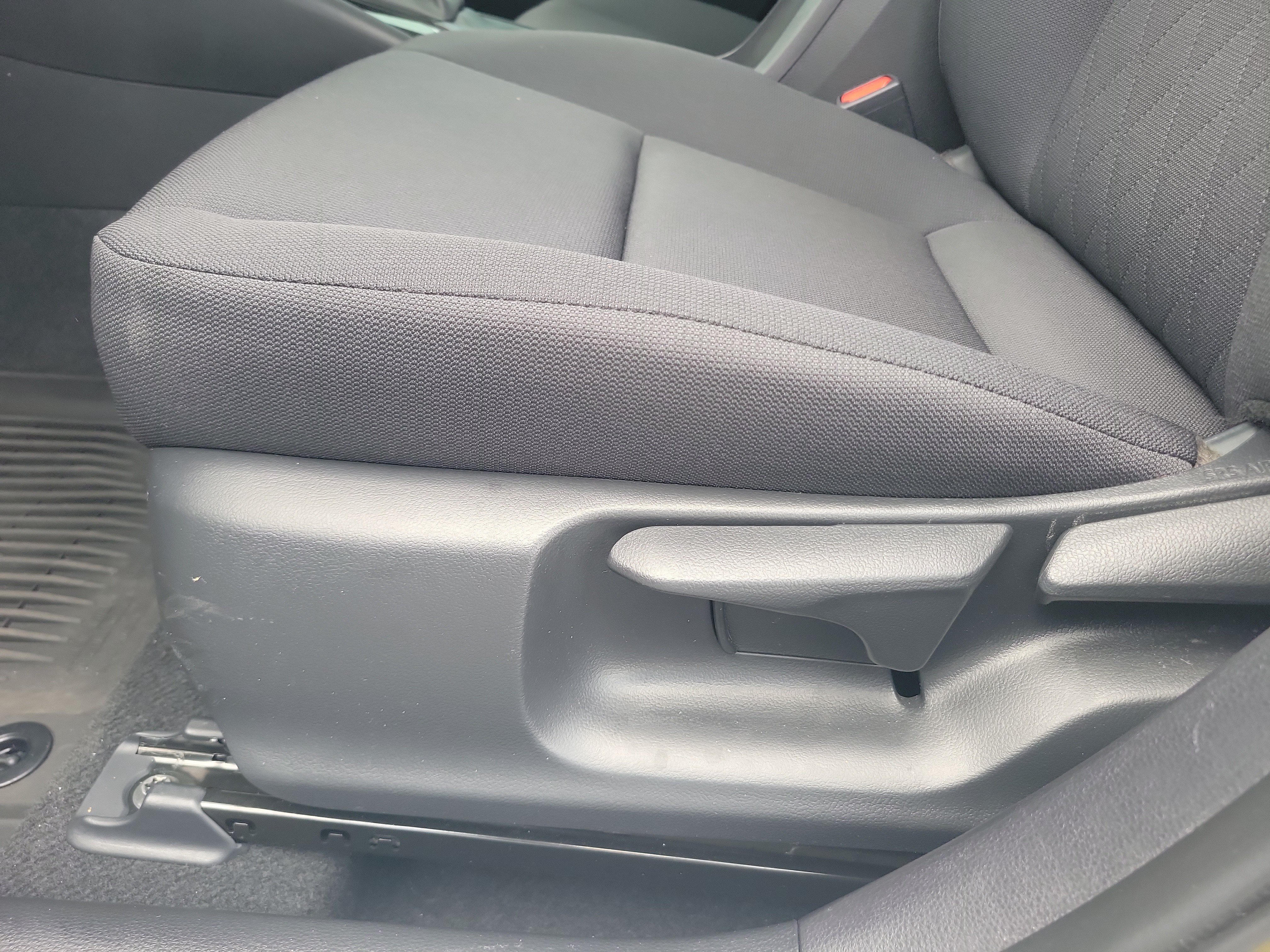 Used 2025 Ice Toyota LE image 19