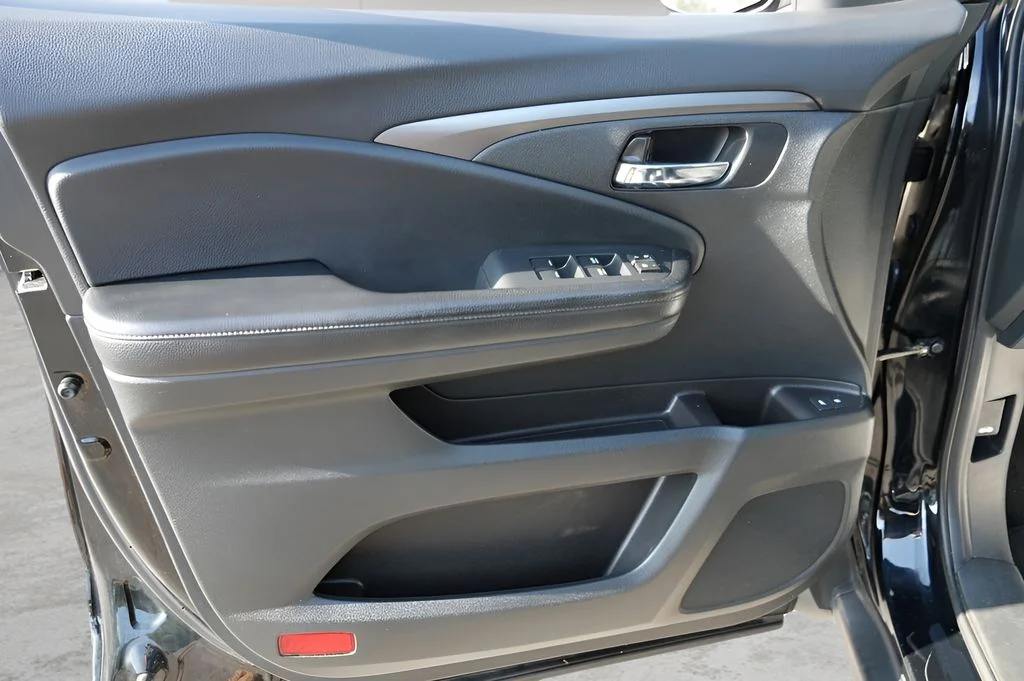Used 2016 Black Honda EX-L image 16