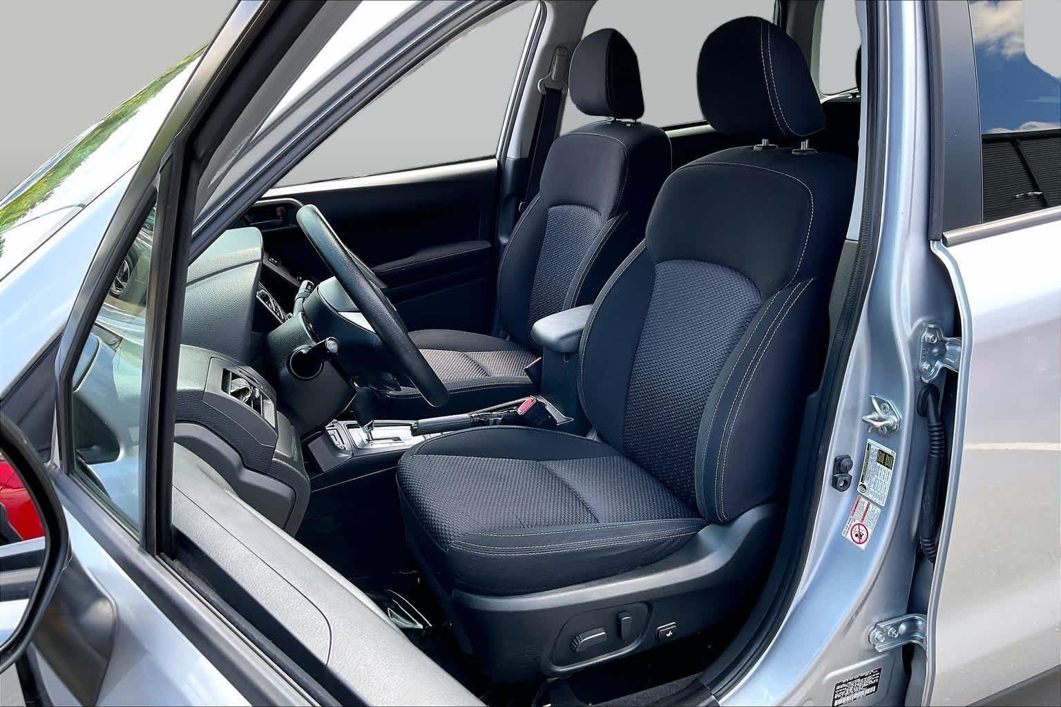 Used 2014 Ice Silver Metallic Subaru 2.5i Premium image 8