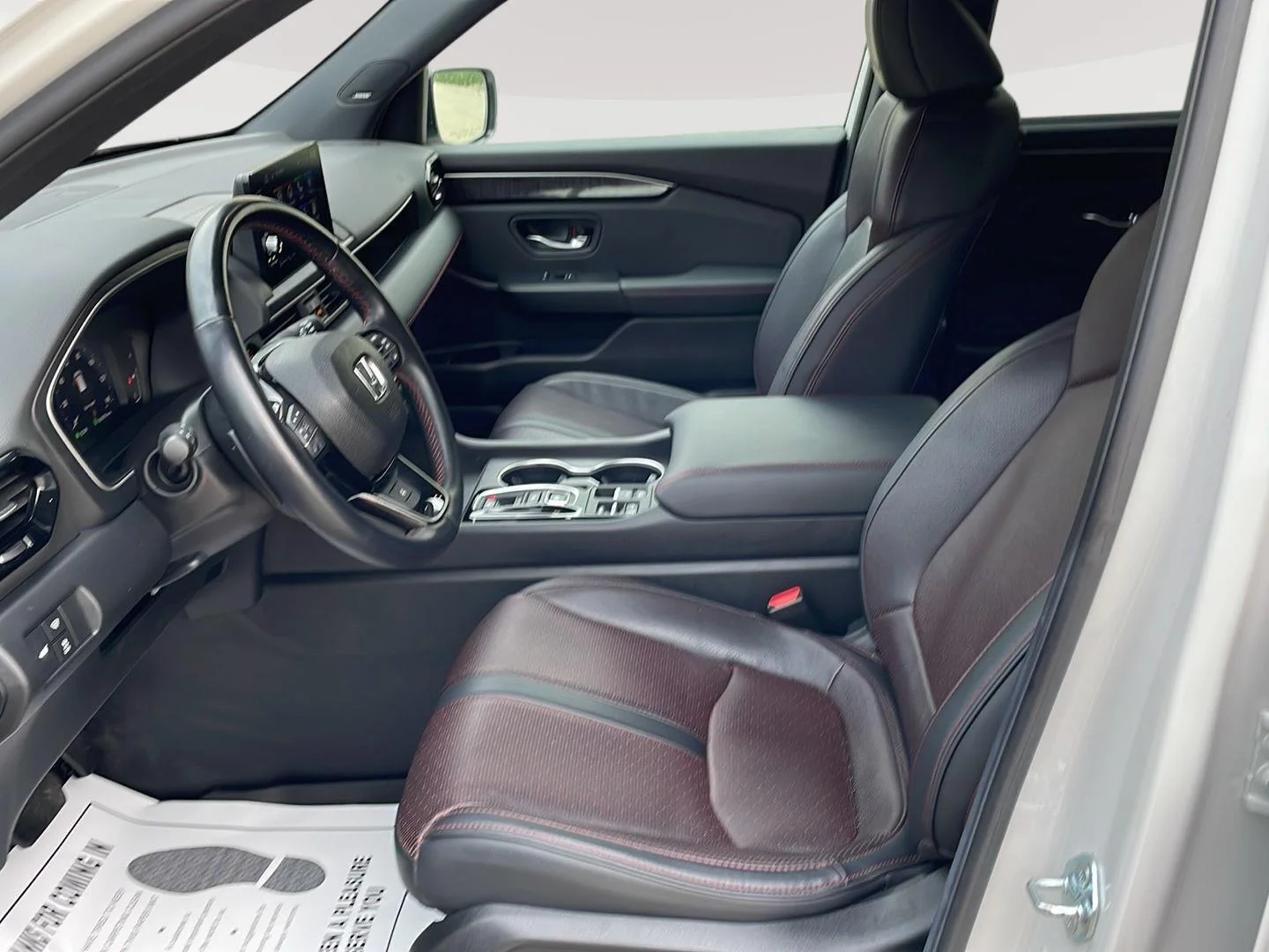 Used 2025 Platinum White Pearl Honda Black Edition image 3