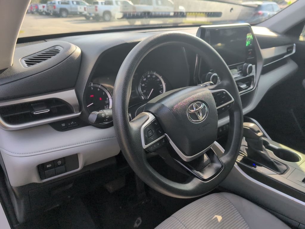 Used 2023 Beige Toyota L image 30