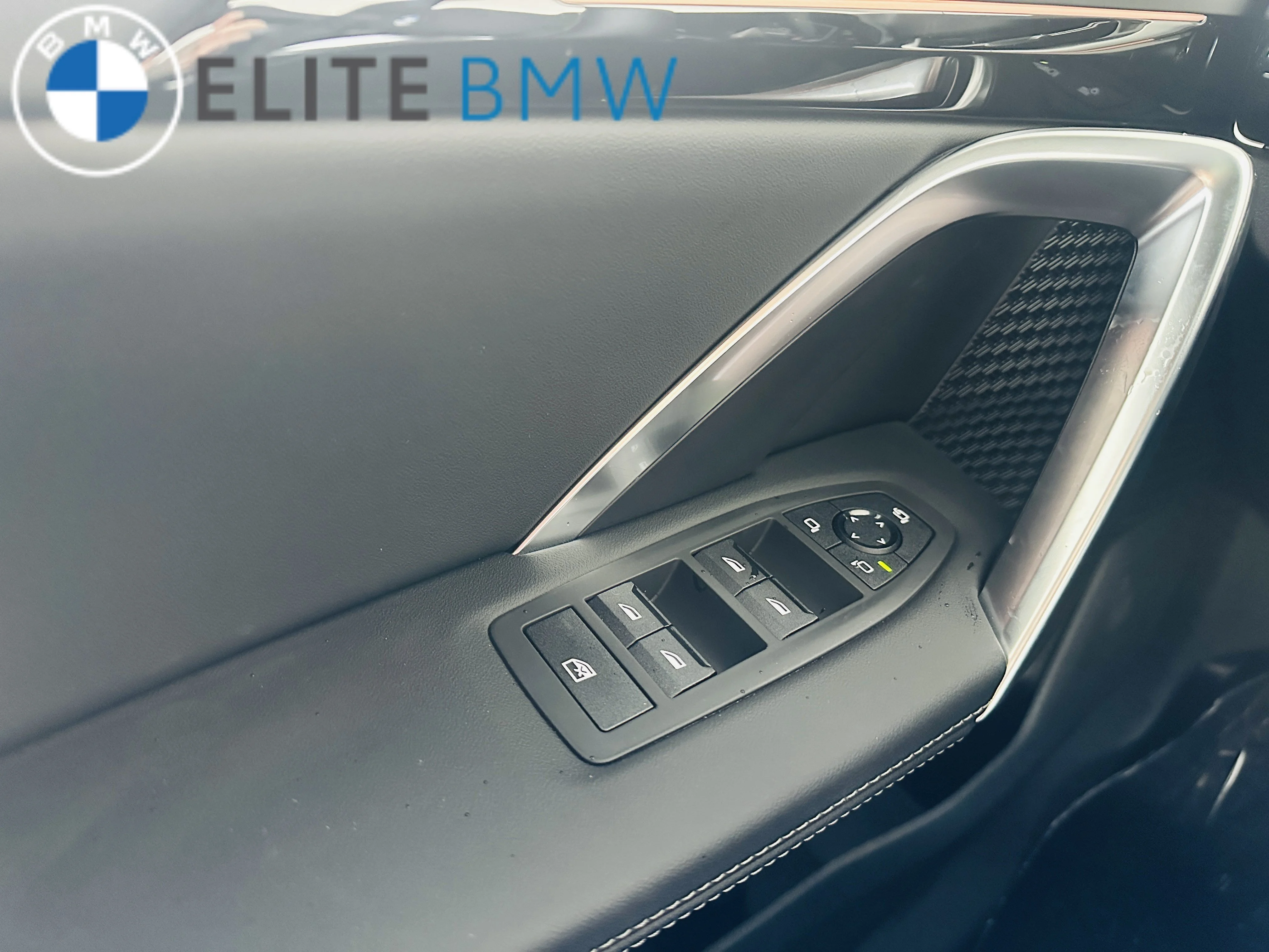 Used 2026 Mineral White Metallic BMW xDrive28i image 16