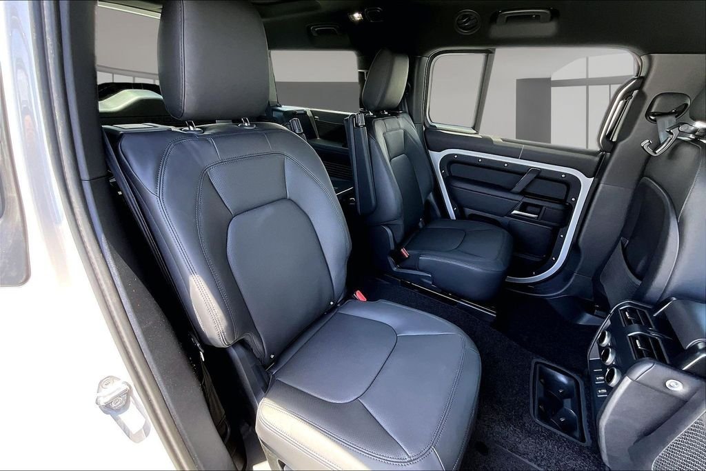 New 2026 Borasco Grey LAND ROVER X-Dynamic SE image 10