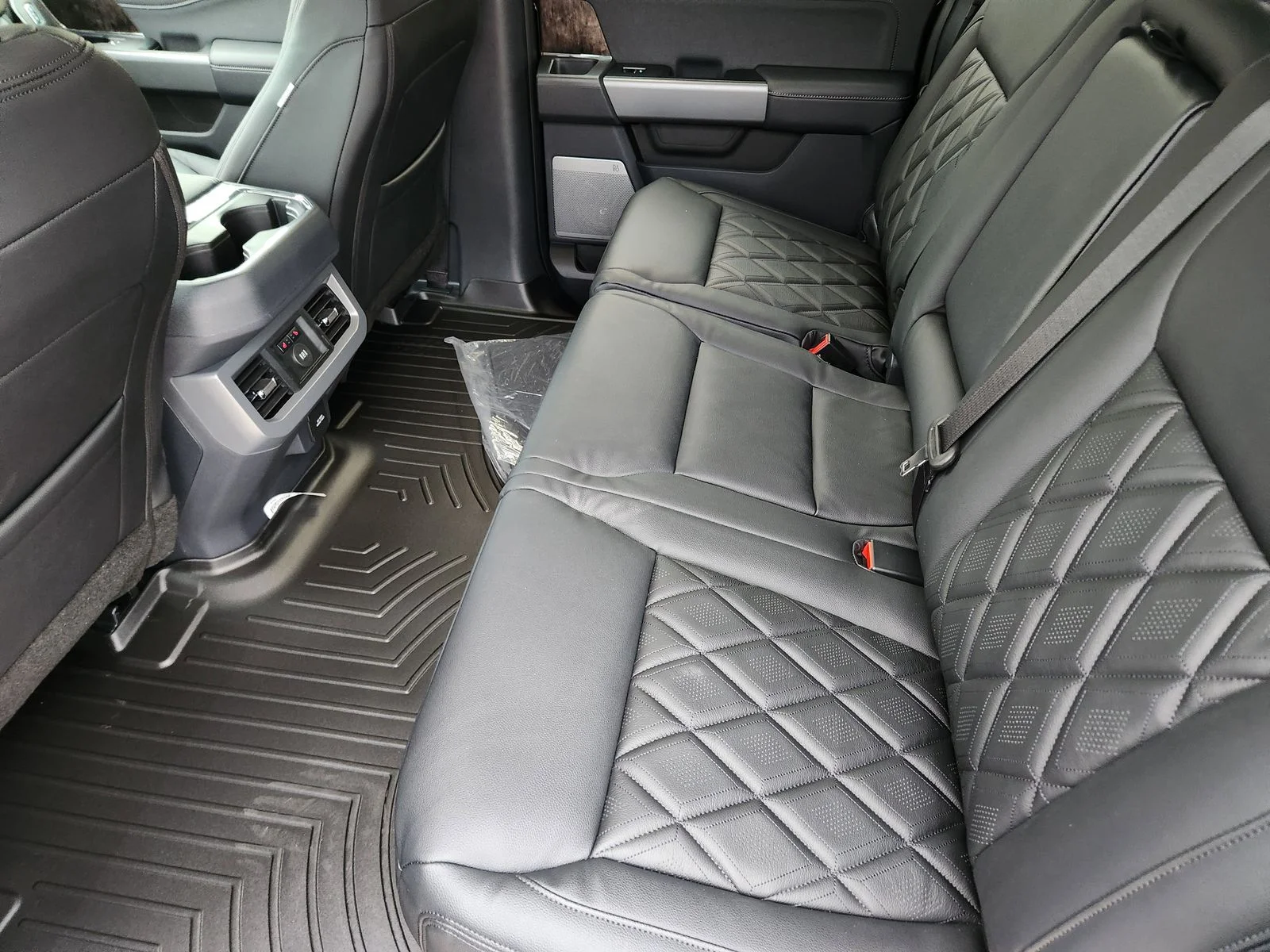New 2026 Agate Black Metallic Ford F-250® Lariat® image 21
