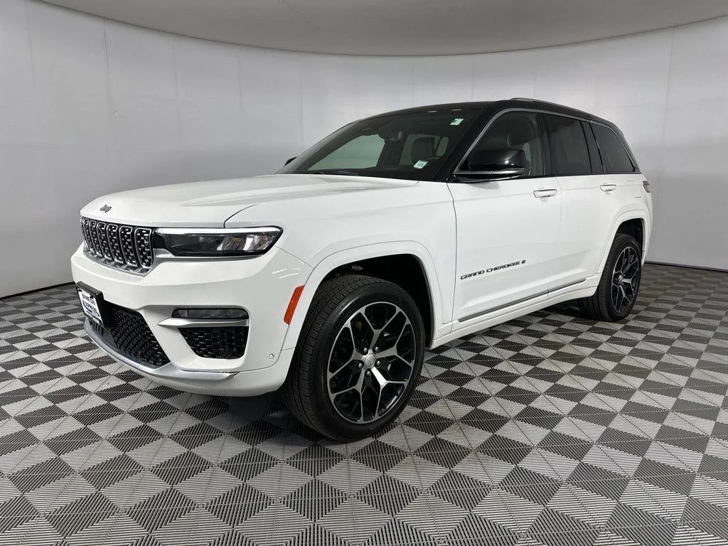 Used 2023 Bright White Clearcoat Jeep Summit Reserve image 5
