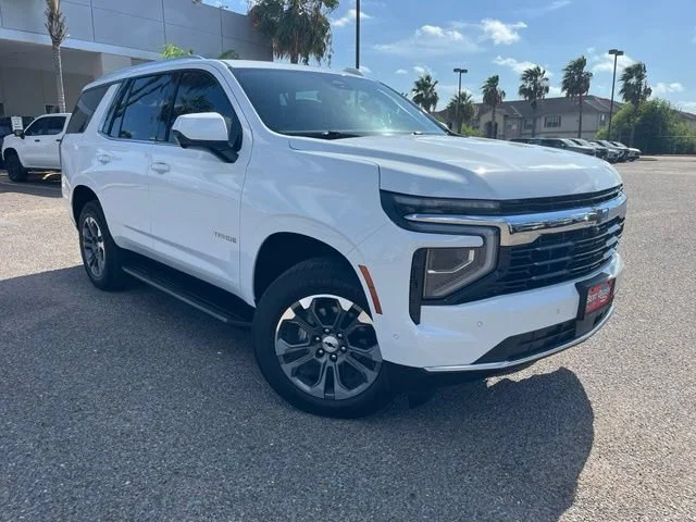 Used 2025 Summit White Chevrolet LS image 1
